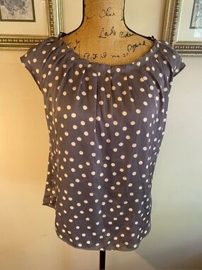 LC Lauren Conrad Women’s Grey Polka Dot Tie Back Pleated Blouse XS Cap Sleeve